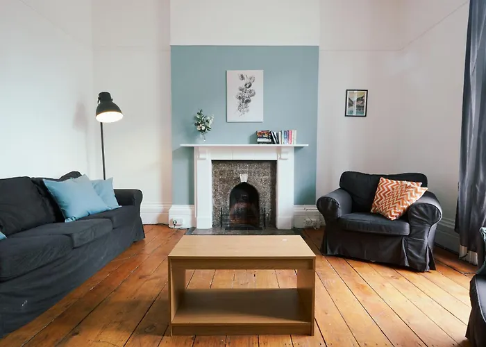 No 3 Georgian Shared House - By Clifton Short Lets 布里斯托